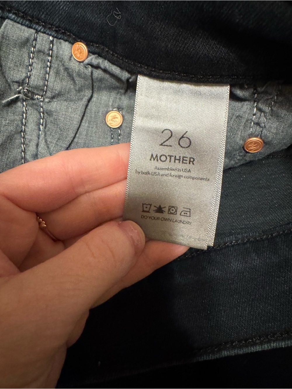 NWOT- MORHER PETITES The Lil Mid Rise Zip Rambler….. 26P - Picture 8 of 9